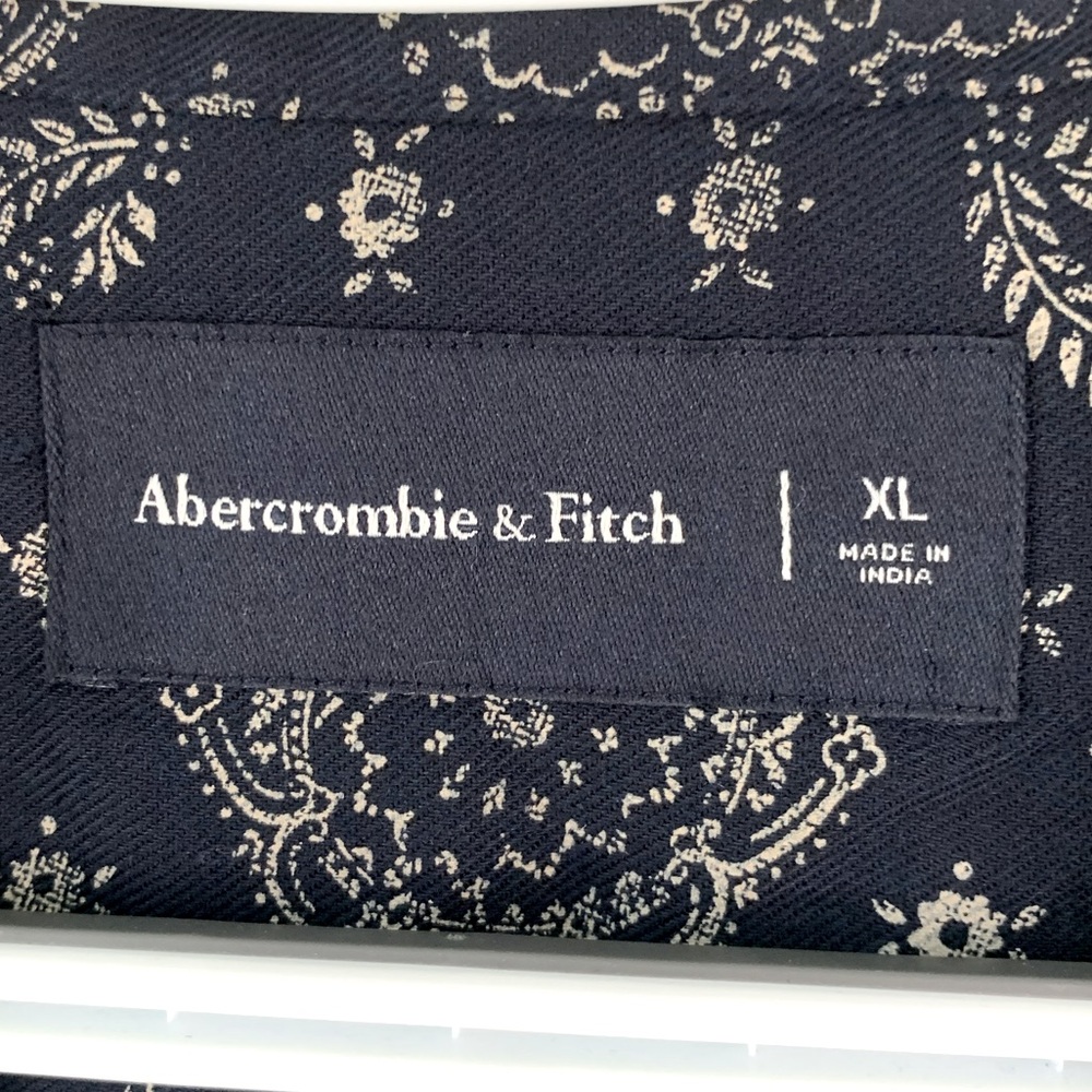 Abercrombie & Fitch Blue Paisley Casual Button Down Long Sleeve Shirt Size XL - Picture 7 of 8
